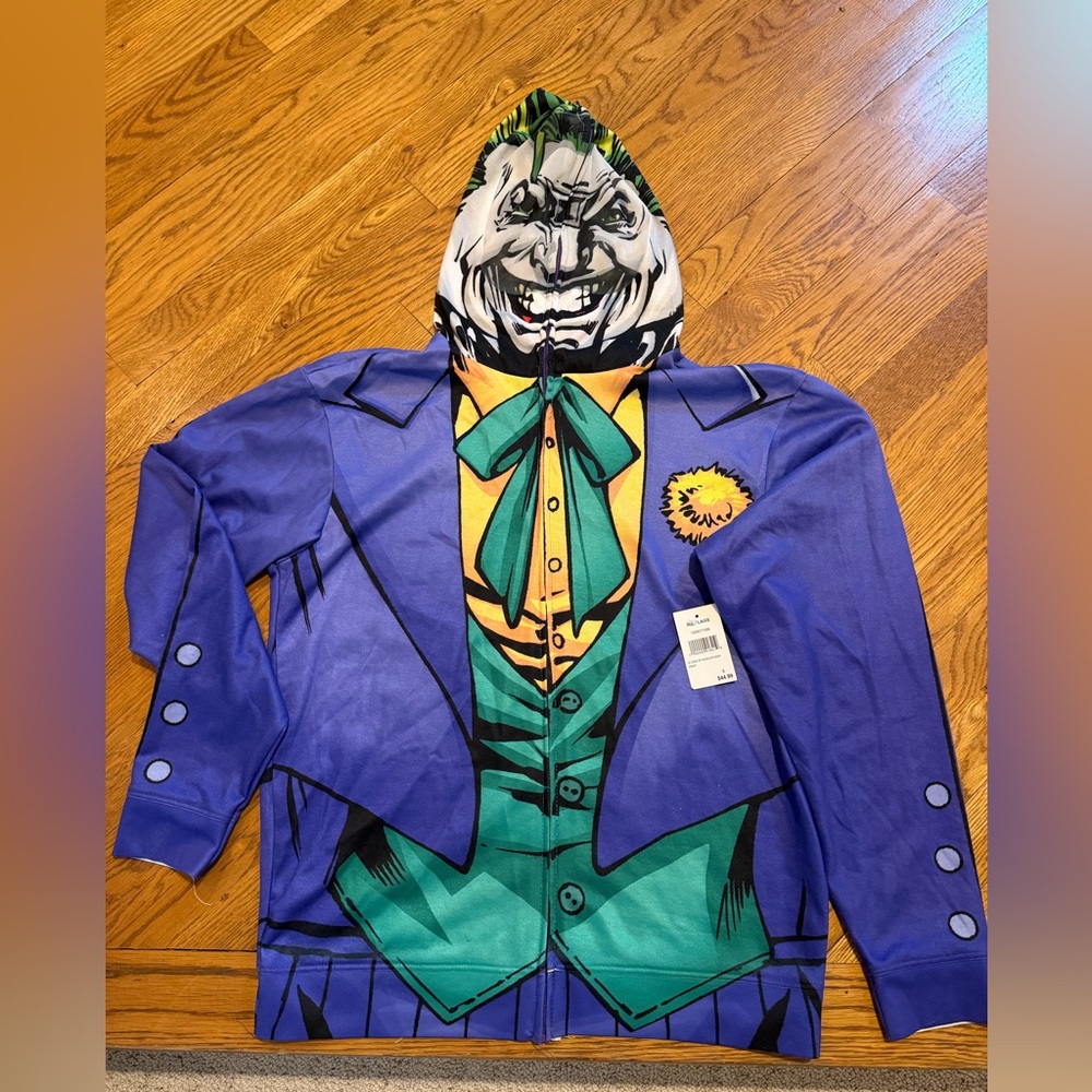 NWT Full Zip Colorful Joker Graphic Hoodie Sz Small?